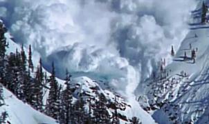 Una avalancha en Canadá acaba con la vida de 5 motoristas de nieve