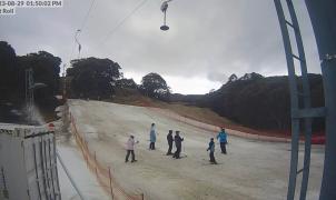 Australia adelanta el fin de la temporada de esquí por falta de nieve