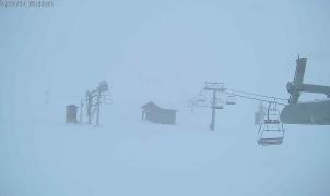 Las nevadas suman centímetros en todo el Pirineo y permitirán abrir más pistas este fin de semana