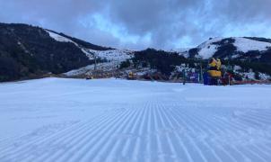 Por falta de nieve el cerro Catedral acorta horarios de esquí