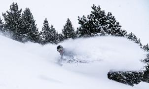 Las estaciones de esquí de Aramón suman centímetros de nieve y kilómetros de pistas 