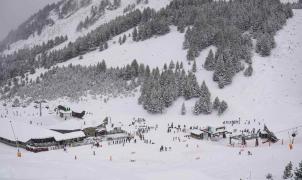 Las estaciones de Aramón reciben el fin de semana con nieve polvo y 230 km esquiables
