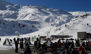 Las estaciones de Aramón superan registros con más de dos metros de nieve y 244 km esquiables