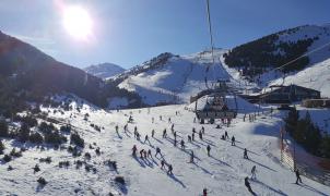 Balance Puente Diciembre Aragón: Unos 100.000 esquiadores visitan las estaciones 