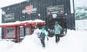 Las fotos del primer día de apertura de Chapelco bajo una intensa nevada y 3 metros de nieve