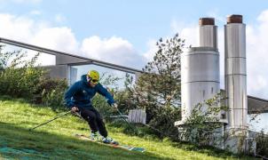 ¿Cómo es esquiar encima de la planta incineradora de Copenhague antes de ir a los Alpes?