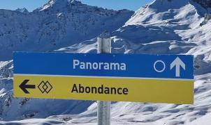 La estación de esquí suiza de Zinal adapta sus señalizaciones para daltónicos