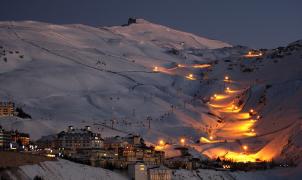 Sierra Nevada amplia su oferta de esquí nocturno con la pista Maribel