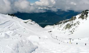 Whistler Blackomb vuelve a abrir el glaciar para esquiar este verano