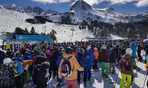 Un domingo de colas en las estaciones de esquí y carreteras andorranas