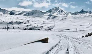 España abre la frontera con Andorra y "salva" el esquí en Semana Santa 