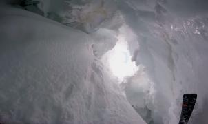 Dramático Vídeo: Rescate en la grieta del glaciar que se comió a un esquiador