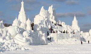 China vuelve a abrir el parque de hielo y nieve más grande del mundo en Navidad