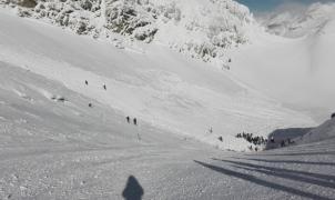 Cuatro personas rescatadas debido a tres avalanchas en Candanchú, Astún y Chía