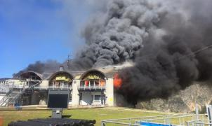 Un incendio quema la estación intermedia del teleférico de Les Grands Montets de Chamonix