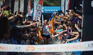 Kilian Jornet vuela en casa hasta la victoria y el récord en la Marató Pirineu 