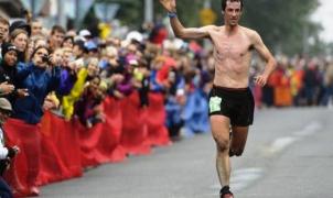 Un imperial Kilian Jornet gana con récord en la Mount Marathon de Alaska