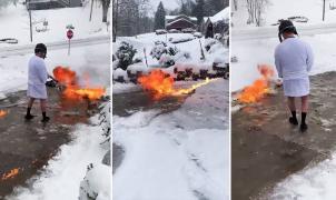 Un vecino de Kentucky quita la nieve de casa en zapatillas y bata… ¡con un lanzallamas!