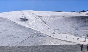 Les 2 Alpes podría avanzar el final del esquí de verano en el glaciar