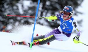 Mikalea Shiffrin se impone, en el slalom de Kühtai, al mal tiempo y a sus rivales 