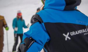 Retiran el pase de temporada a un 'profesor' no titulado que ofrecía clases de esquí