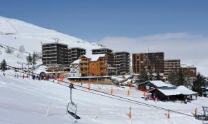 Las estaciones de esquí francesas abren los tapices y las pistas para principiantes y los más pequeños