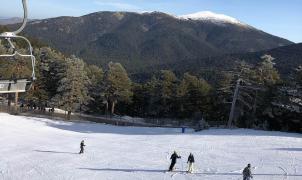 Castilla y León irá al Supremo para mantener abiertas las pistas de esquí de Navacerrada