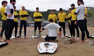 Cuatro días de Surf Camp para deportistas y técnicos de la RFEDI en Santander