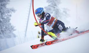 Shiffrin gana la primera carrera de la Copa del Mundo femenina de Esquí 22-23