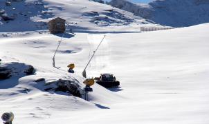Fotos y vídeo: Sierra Nevada pisa la nieve caída con retracs tras las nevadas