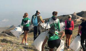 Sierra Nevada participa en la jornada de limpieza de la montaña