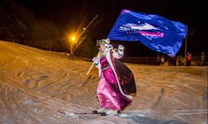 Centenares de niños reciben a los Reyes Magos esquiadores de Sierra Nevada