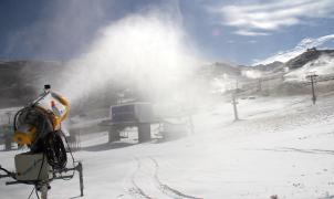 Sierra Nevada arranca el sistema de nieve producida. La apertura más cerca