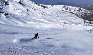 Andalucía inyectará liquidez en Sierra Nevada ante los 38 millones de caída en sus ingresos