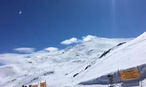 Sierra nevada recibe 10 cm de nieve y estrena el "Primeras Huellas" esta Semana Santa