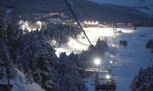 Masella enciende la luz del esquí nocturno este sábado