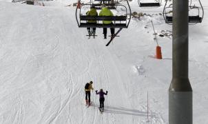 El esquí de travesía se adueña de las pistas de las estaciones, aunque con algunos peligros
