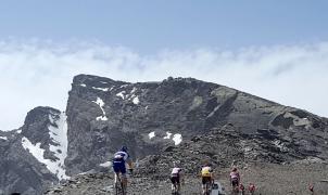 La Sierra Nevada Límite, con un millar de ciclistas, abre el calendario deportivo del verano