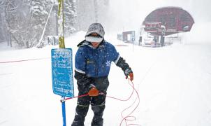 Tormenta histórica en California:  estaciones de esquí cerradas y desalojan el Yosemite
