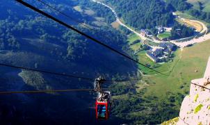 Cantur, Protección Civil y 112 de Cantabria realizan un simulacro de rescate en el Teleférico de Fuente Dé