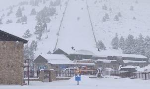 Valdesquí reabre para el esquí a partir de este jueves tras recibir medio metro de nieve