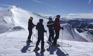 vallnord-Pal-Arinsal-esquiadores
