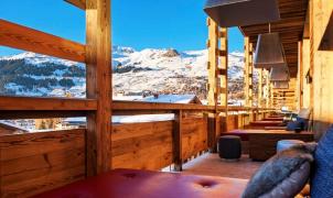 El lujoso Hotel W Verbier de Suiza busca personal para el invierno este sábado en Barcelona