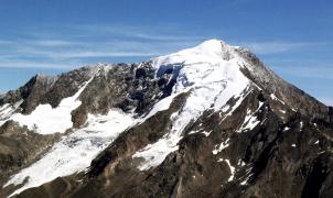 Un montañero español muere en un glaciar de los Alpes suizos a causa de un desprendimiento desprendimiento de hielo