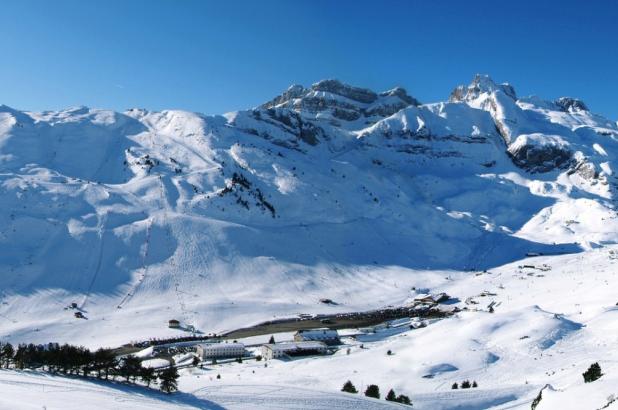 Vista general estación esquí Candanchú