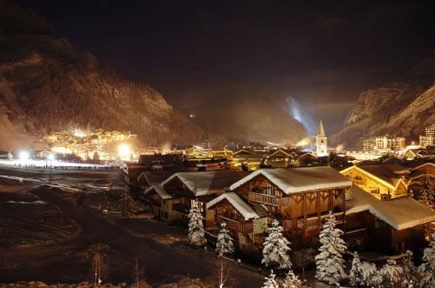 Bonita imagen nocturna de Val d'Isère