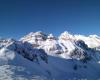 Candanchú y Astún ofrecen hasta 185 cm y 79 km esquiables con tarifas de primavera