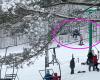 Vídeo: Rescate en el telesilla de una joven esquiadora en Estados Unidos