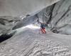 Por primera vez, es posible esquiar en el interior de una cueva del glaciar de Val Thorens