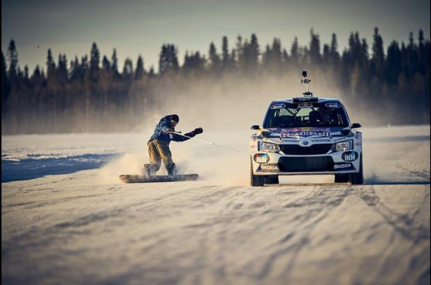 ¿Qué pasa cuando se encuentran un snowboarder profesional y un piloto de rallies en Laponia?